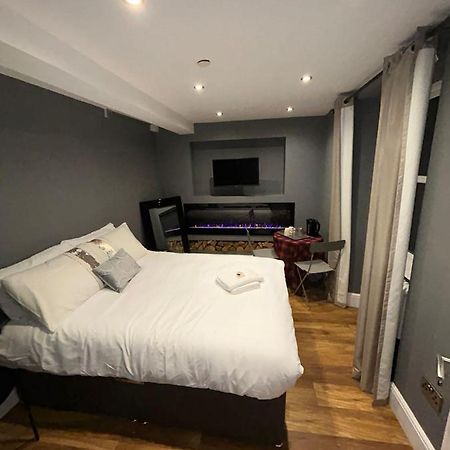 Cosy Double Bed With Fire Place Lägenhet Edinburg Exteriör bild